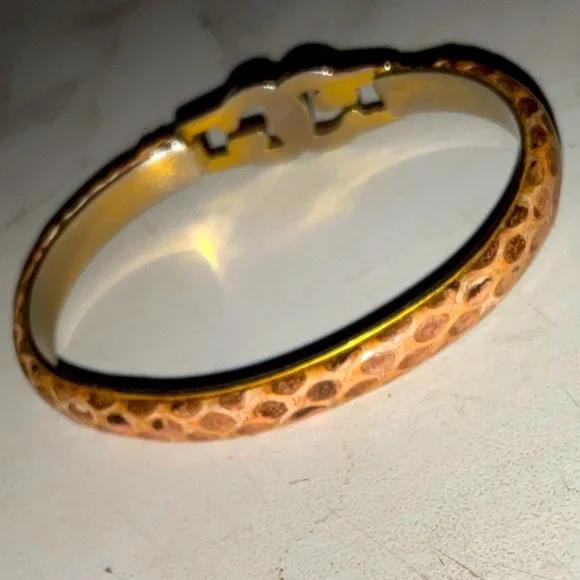 VINTAGE GUCCI GG 24K GOLDPLATED
BEIGE SNAKE'S SKIN BANGLE BRACELET - Picture 12 of 16